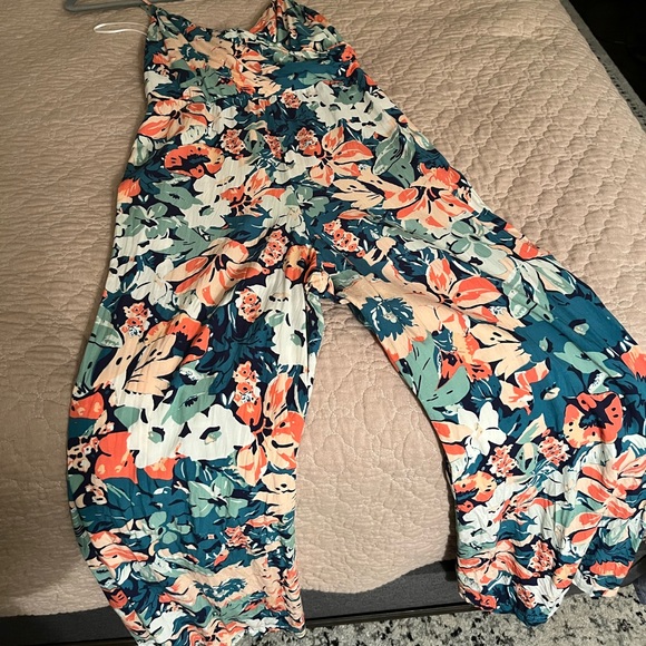Lush multicolor floral jumpsuit - Picture 2 of 4
